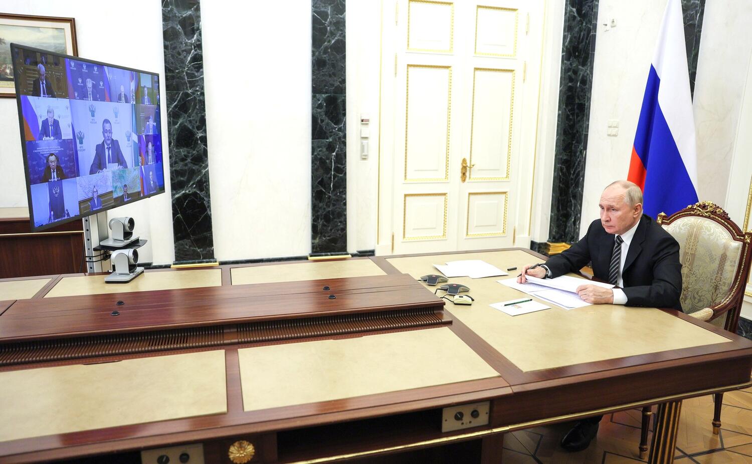 Дмитрий Патрушев доложил Президенту РФ о работе АПК и укреплении суверенитета отрасли